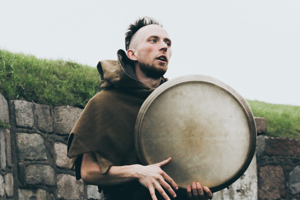 Rencontres avec des artistes talentueux de Tongue Drum